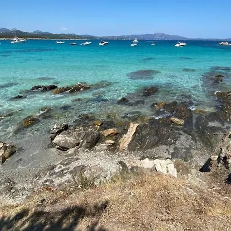 Ampio appartamento a 15 min dal mare e 10 da Olbia * Biaxi