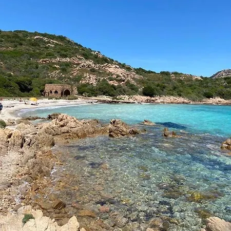 Ampio appartamento a 15 min dal mare e 10 da Olbia Appartamento *