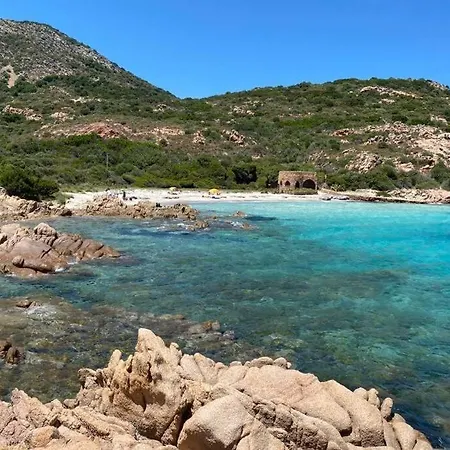 Ampio appartamento a 15 min dal mare e 10 da Olbia Biaxi