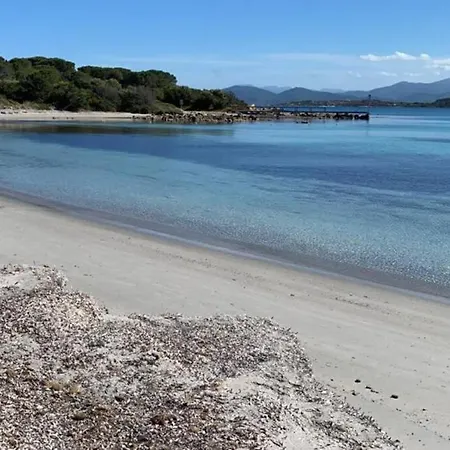 Ampio appartamento a 15 min dal mare e 10 da Olbia Appartamento Biaxi